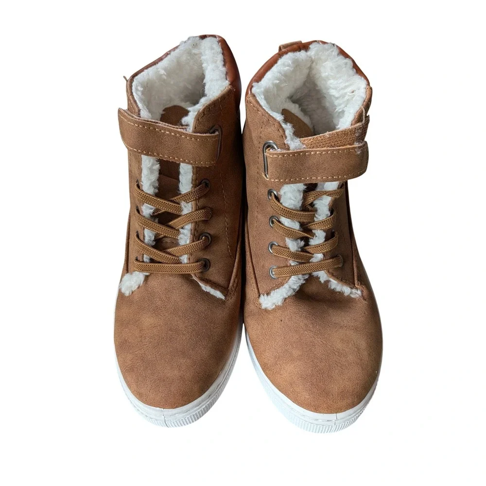 Capelli New York Kids Tan Faux Suede Sherpa Lined High Top Sneakers Size 4 NEW
